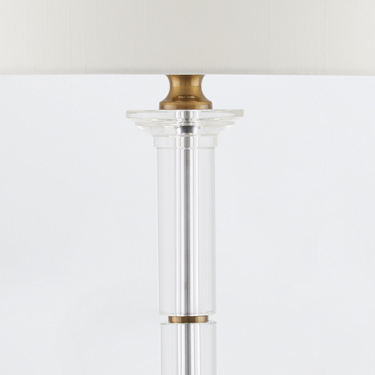 Currey & Company – Lothian Tischleuchte 1-flammig Transparent/Gold