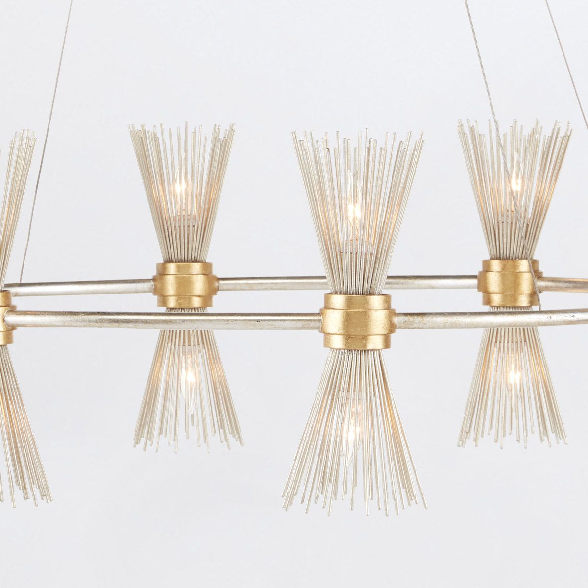 Currey & Company – Novatude Kronleuchter 16-flammig Gold/Silber