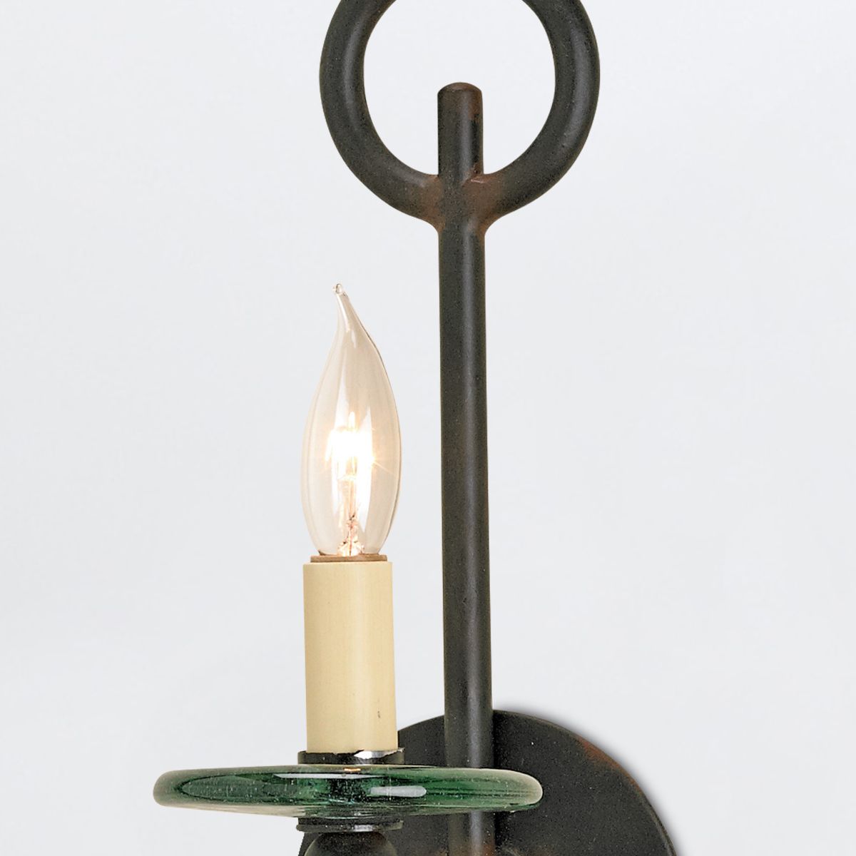 Currey & Company – Sethos Wandleuchte 1-flammig Old Iron