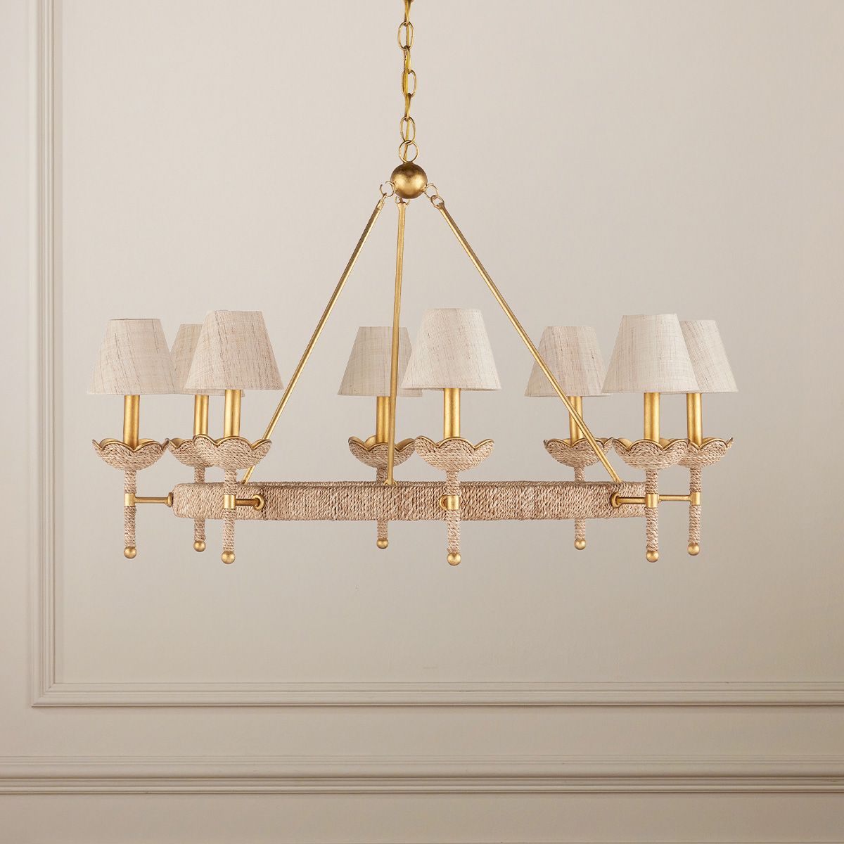 Currey & Company – Vichy Kronleuchter 8-flammig Gold