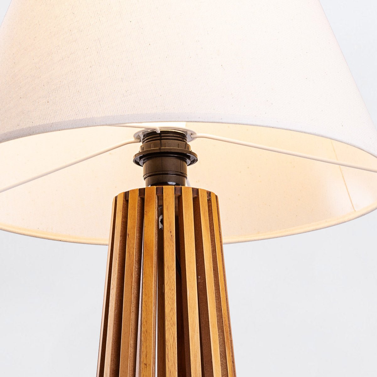 Slatted Tischlampe - Accord Lighting - QN - SLATTED - TL - TEAK