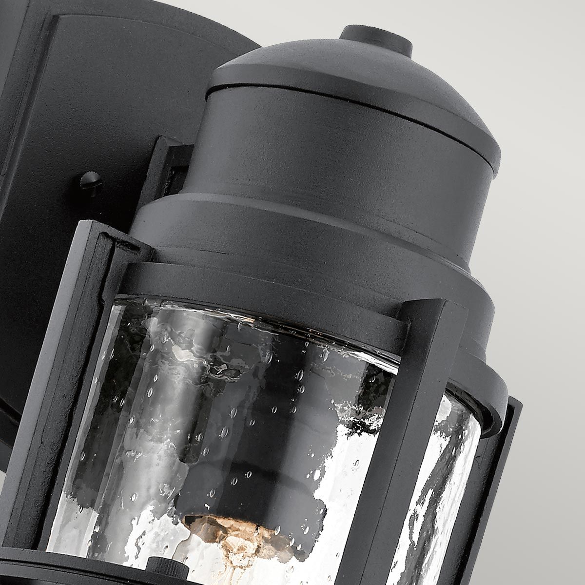 Suri 1 - flammige mittelgroße Wandlaterne - Strukturiertes Schwarz - Elsteadlighting - KL - SURI - M