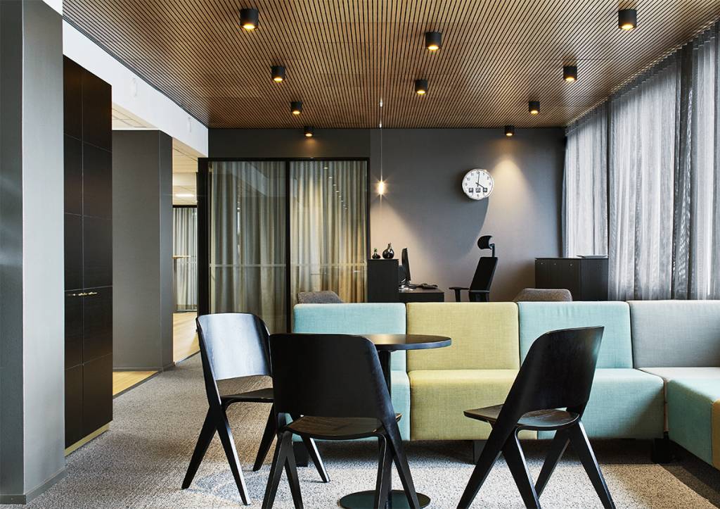 RAY CEILING 1.0 PAR16 schwarze, runde deckenlampe in wohnung