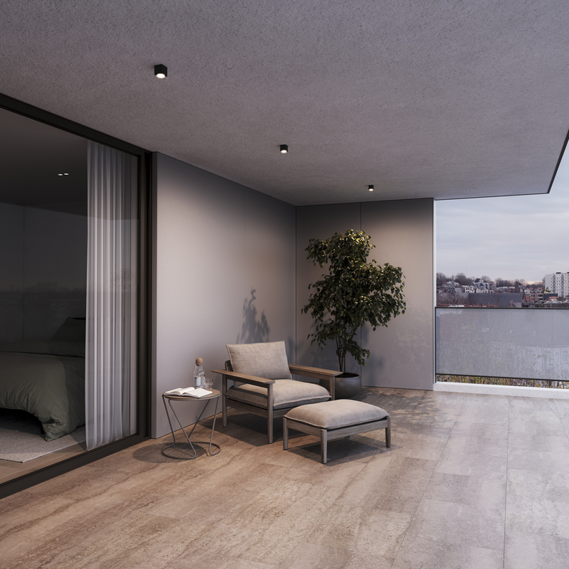 Außendeckenleuchten und Außenbeleuchtung auf einem modernen Balkon