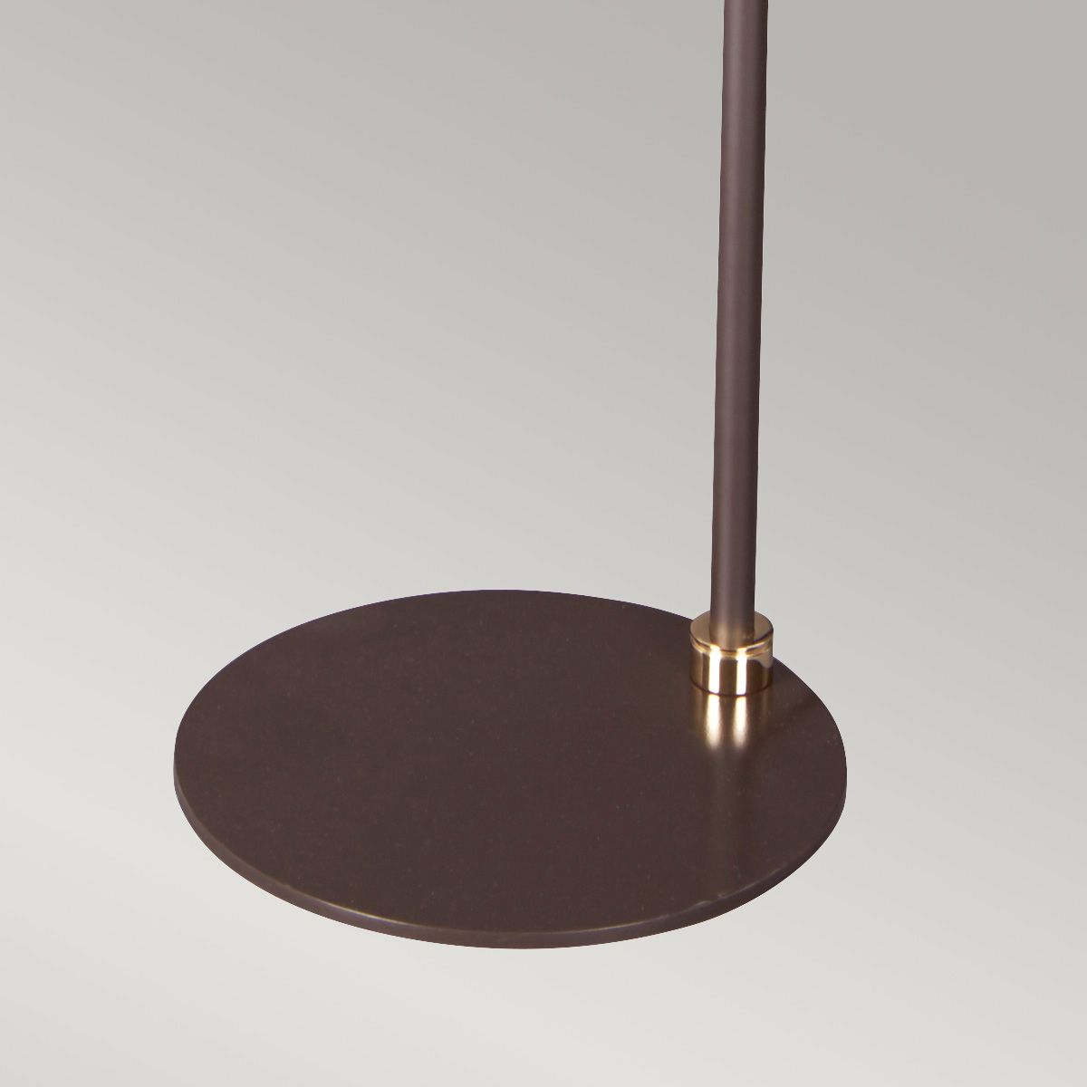 Balance 1-flammige Stehlampe - Braun/Poliertes Messing mit braunem Schirm - Elsteadlighting - leuchtengrosshandel24