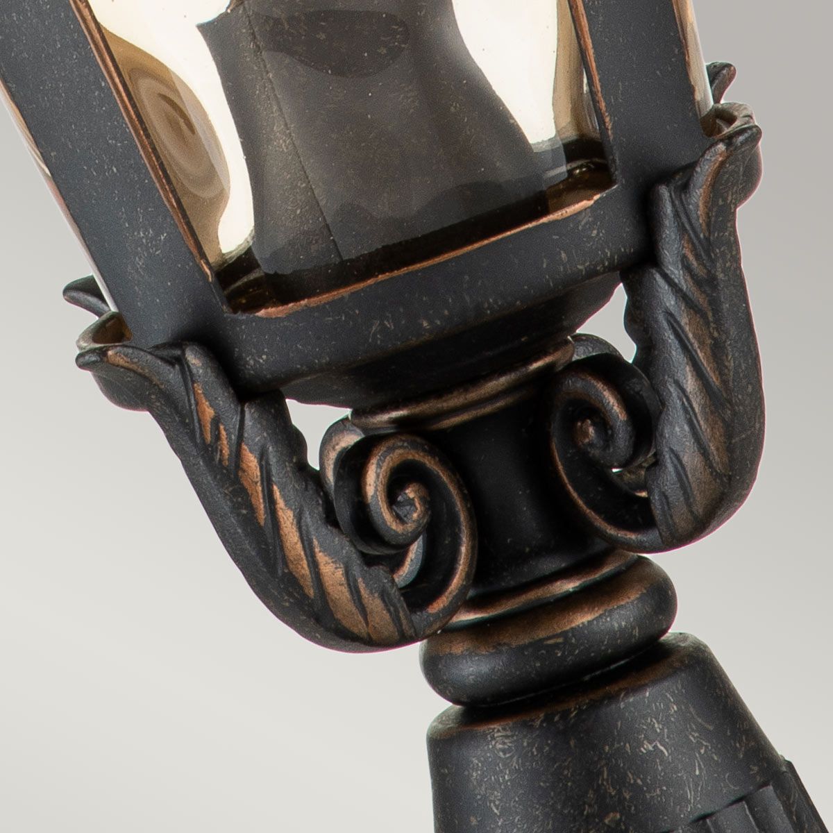 Baltimore 1 - flammige mittelgroße Laterne mit Sockel, verwitterte Bronze - Elsteadlighting - BT3 - M
