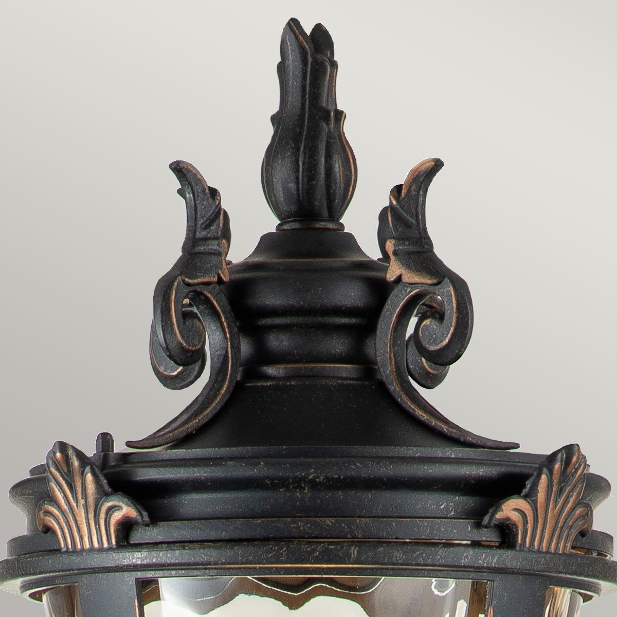 Baltimore 1 - flammige, mittelgroße Säule - verwitterte Bronze - Elsteadlighting - BT4 - M