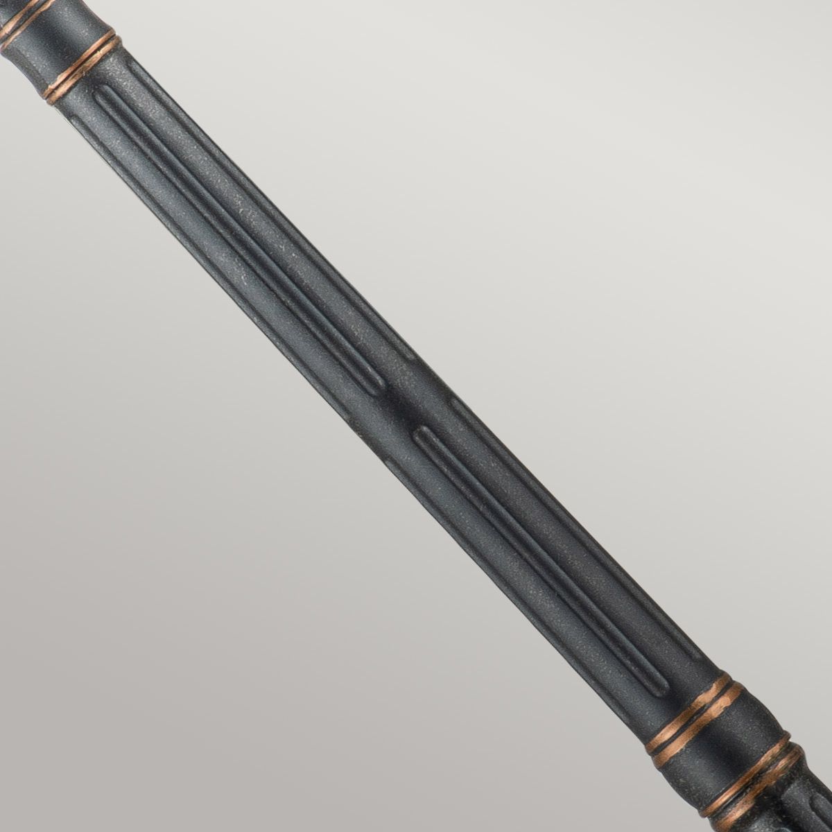 Baltimore 1 - flammiger großer Laternenpfahl - verwitterte Bronze - Elsteadlighting - BT5 - L