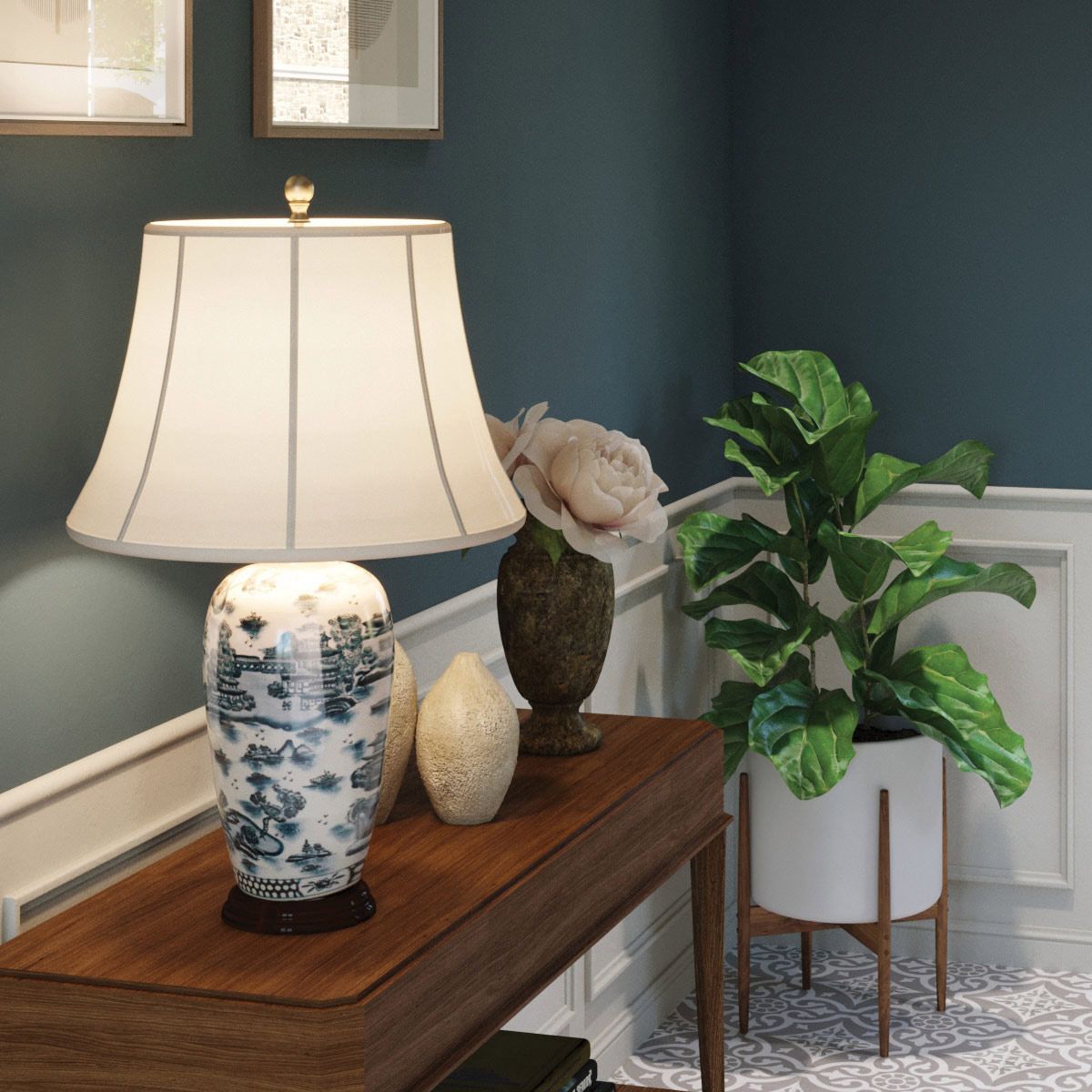 Blaue traditionelle Tischlampe mit 1 Licht - Blau und Weiß mit cremefarbenem Schirm - Elsteadlighting - leuchtengrosshandel24