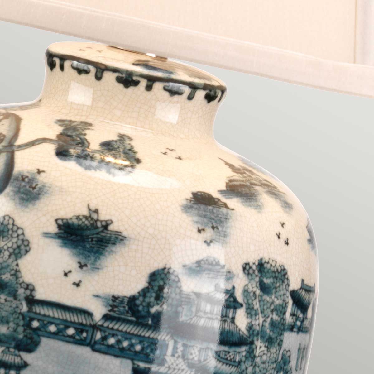 Blaue traditionelle Tischlampe mit 1 Licht - Blau und Weiß mit cremefarbenem Schirm - Elsteadlighting - leuchtengrosshandel24