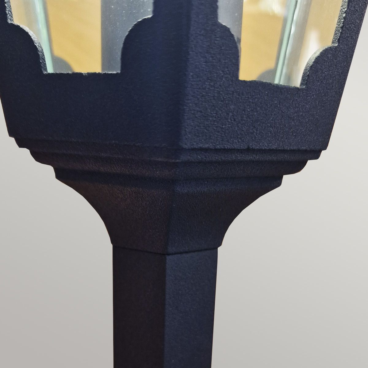 Chapel 1 - flammige Säulenlaterne - Schwarz - Elsteadlighting - CP5 - BLACK