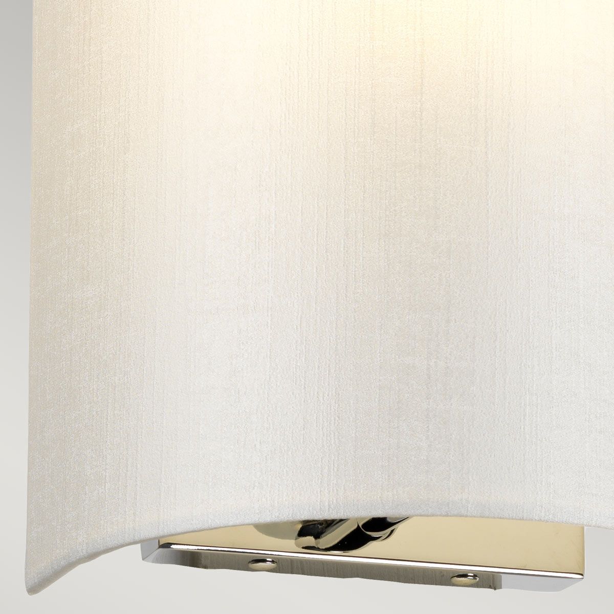 Cooper - Kleine, gebogene Wandleuchte mit polierter Chrom-Rückplatte und elfenbeinfarbenem Lampenschirm - Elsteadlighting - leuchtengrosshandel24