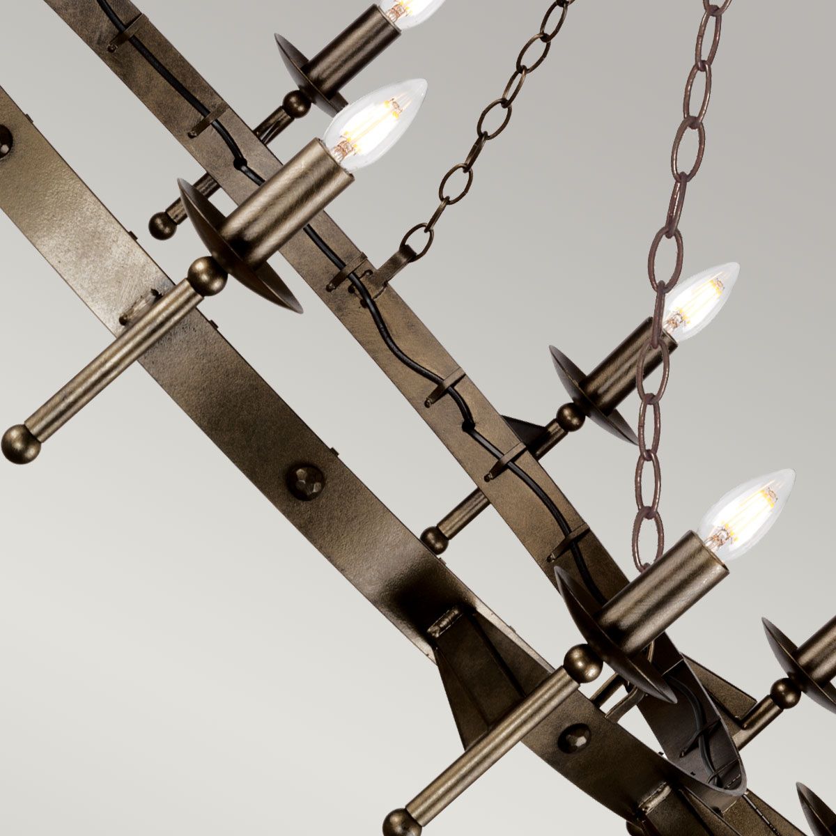 Cromwell Kronleuchter mit 12 Lichtern, alte Bronze - Elsteadlighting - leuchtengrosshandel24