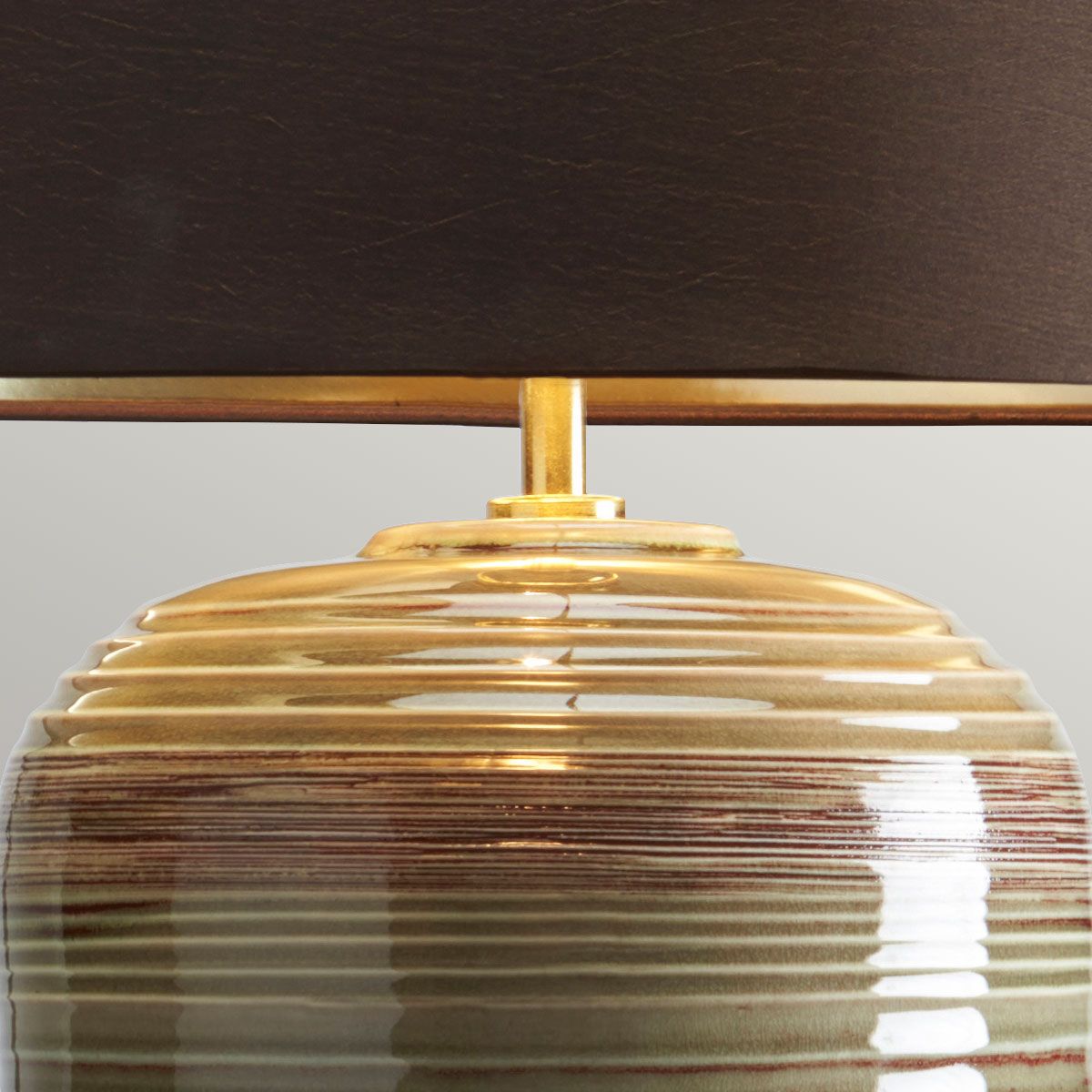 Demeter 1-flammige Tischlampe - Grüne und braune Glasur mit braunem Schirm - Elsteadlighting - leuchtengrosshandel24