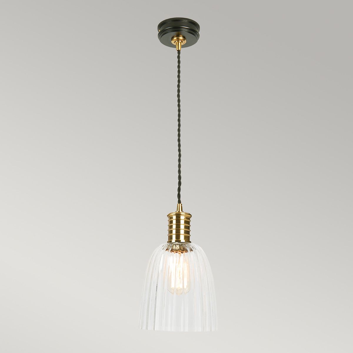 Douille Pendelleuchte mit 1 Licht - Schwarz/Poliertes Messing - Elsteadlighting - leuchtengrosshandel24