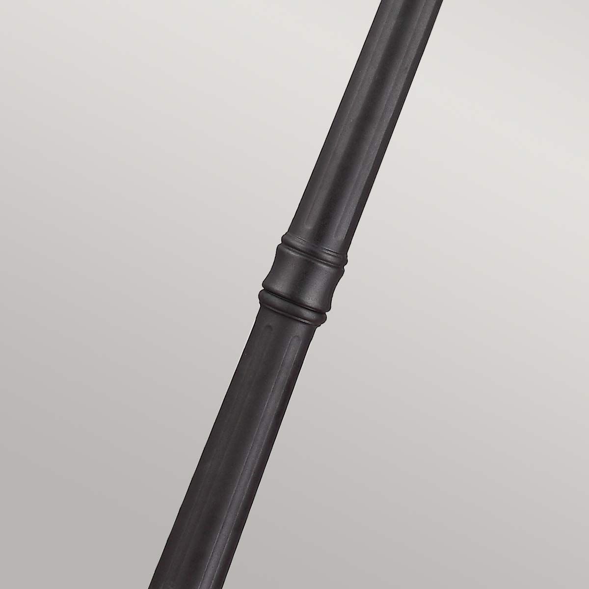 English Bridle 3 - flammiger großer Laternenpfahl - Schwarz - Elsteadlighting - FE - EB5 - L - BLK