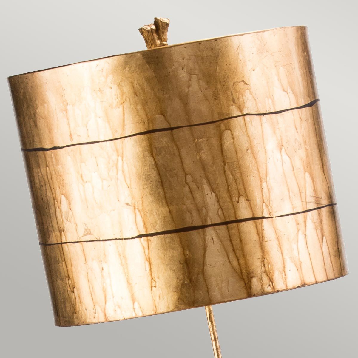 Fragment 1-flammige Stehlampe - Gealtertes Gold mit Blattgold und umbrafarbenem Glasurschirm - Elsteadlighting - leuchtengrosshandel24