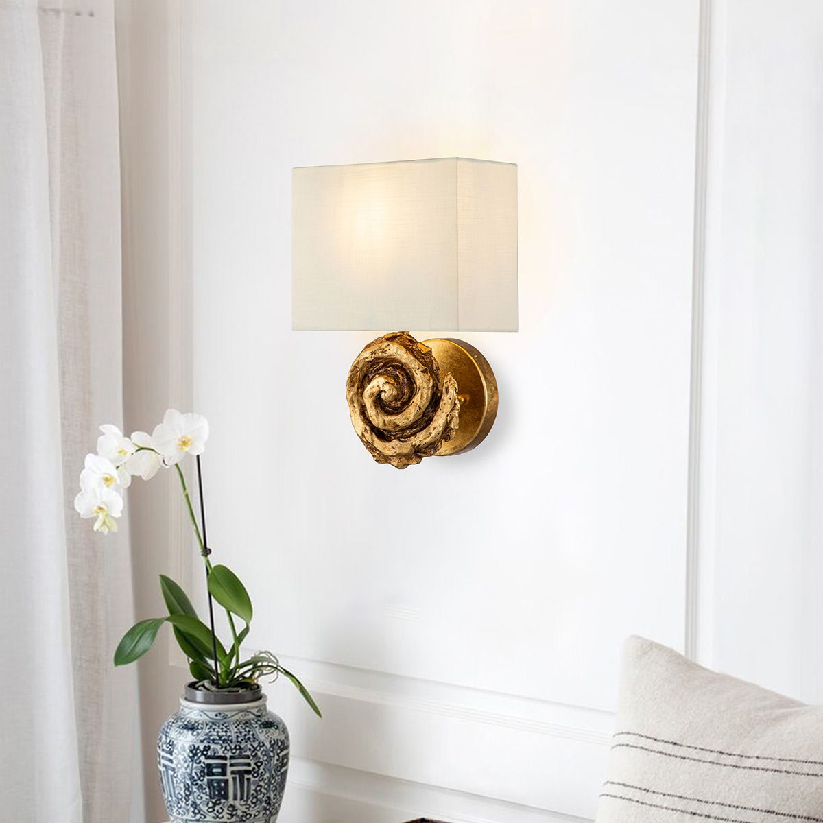 Große Wandleuchte „Swirl“ 1 l, Blattgold - Elsteadlighting - leuchtengrosshandel24