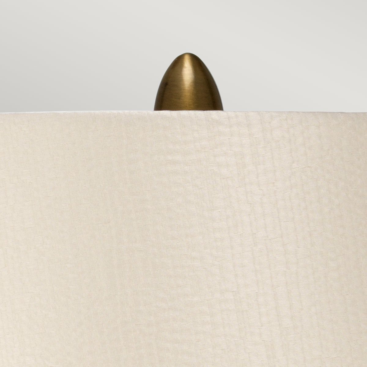 Kleine Tischlampe Newham mit 1 Licht - Keramik in Bronze / Lampenschirm in Perlenoptik - Elsteadlighting - leuchtengrosshandel24