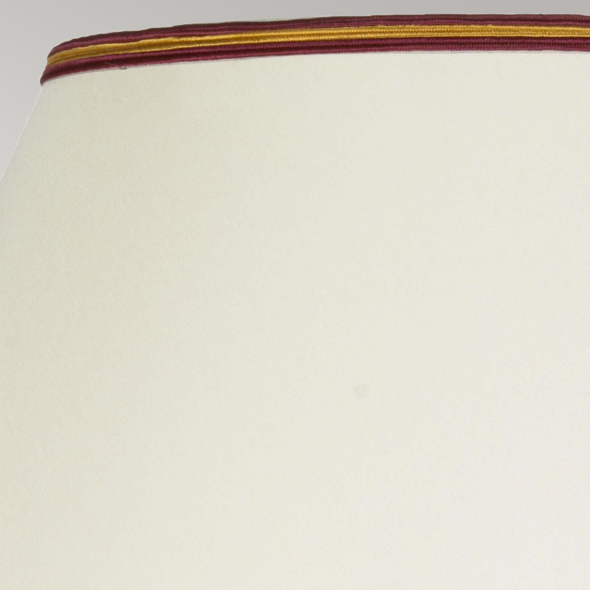 Majin 1-flammige Tischlampe mit hohem Empire-Schirm - Ochsenblut mit Creme mit burgunderfarbenem und goldenem Schirmrand - Elsteadlighting - leuchtengrosshandel24