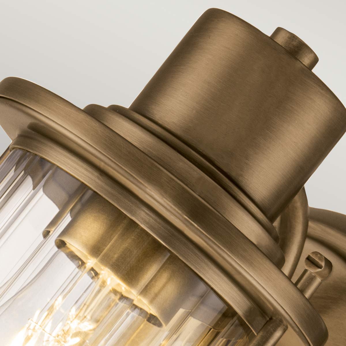 Riggs 1 - flammige Wandleuchte - Verwittertes Messing - Elsteadlighting - QZ - RIGGS1 - BATH - WS