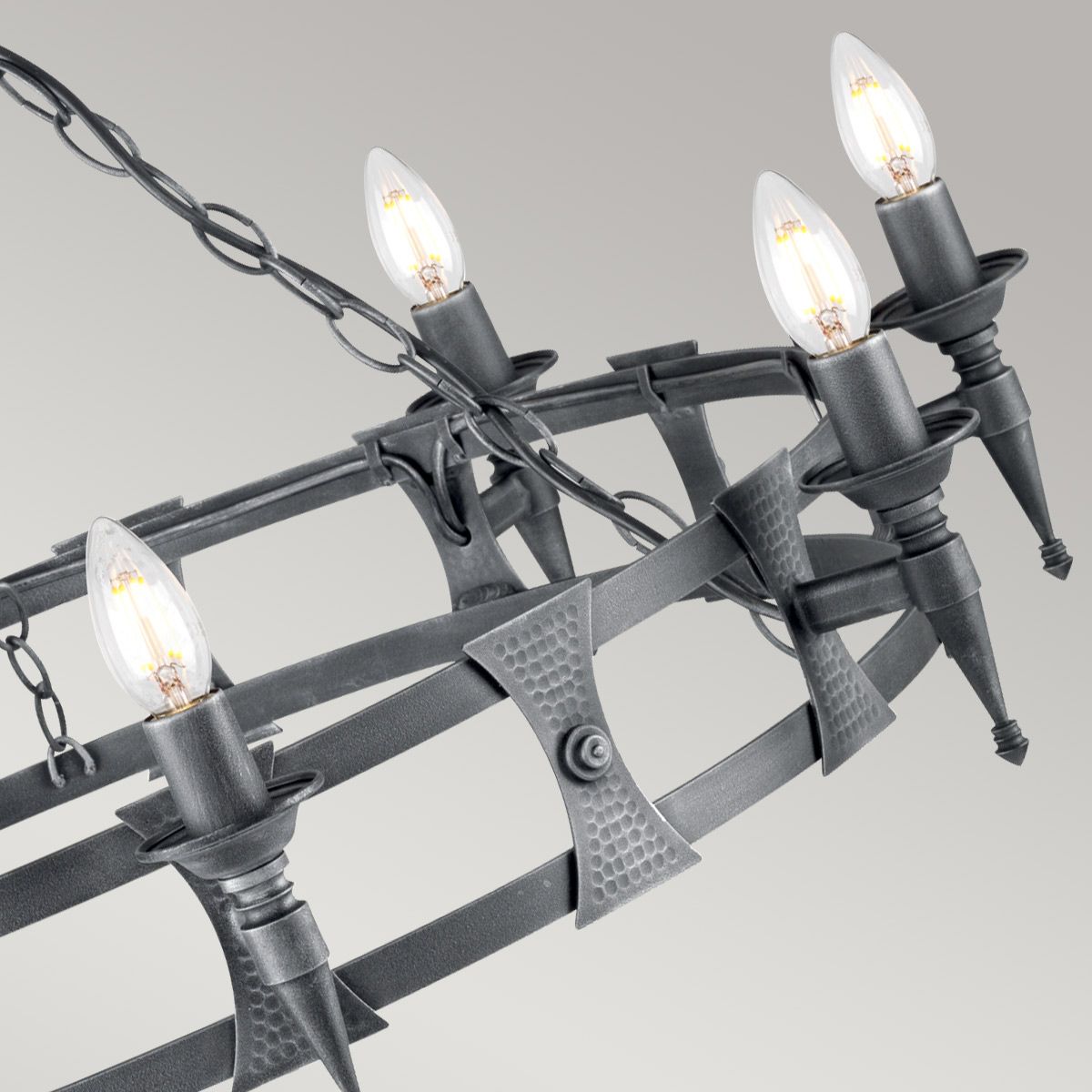 Saxon Kronleuchter mit 8 Lichtern, Schwarz/Silberpatina - Elsteadlighting - SAX8 - BLK - SIL