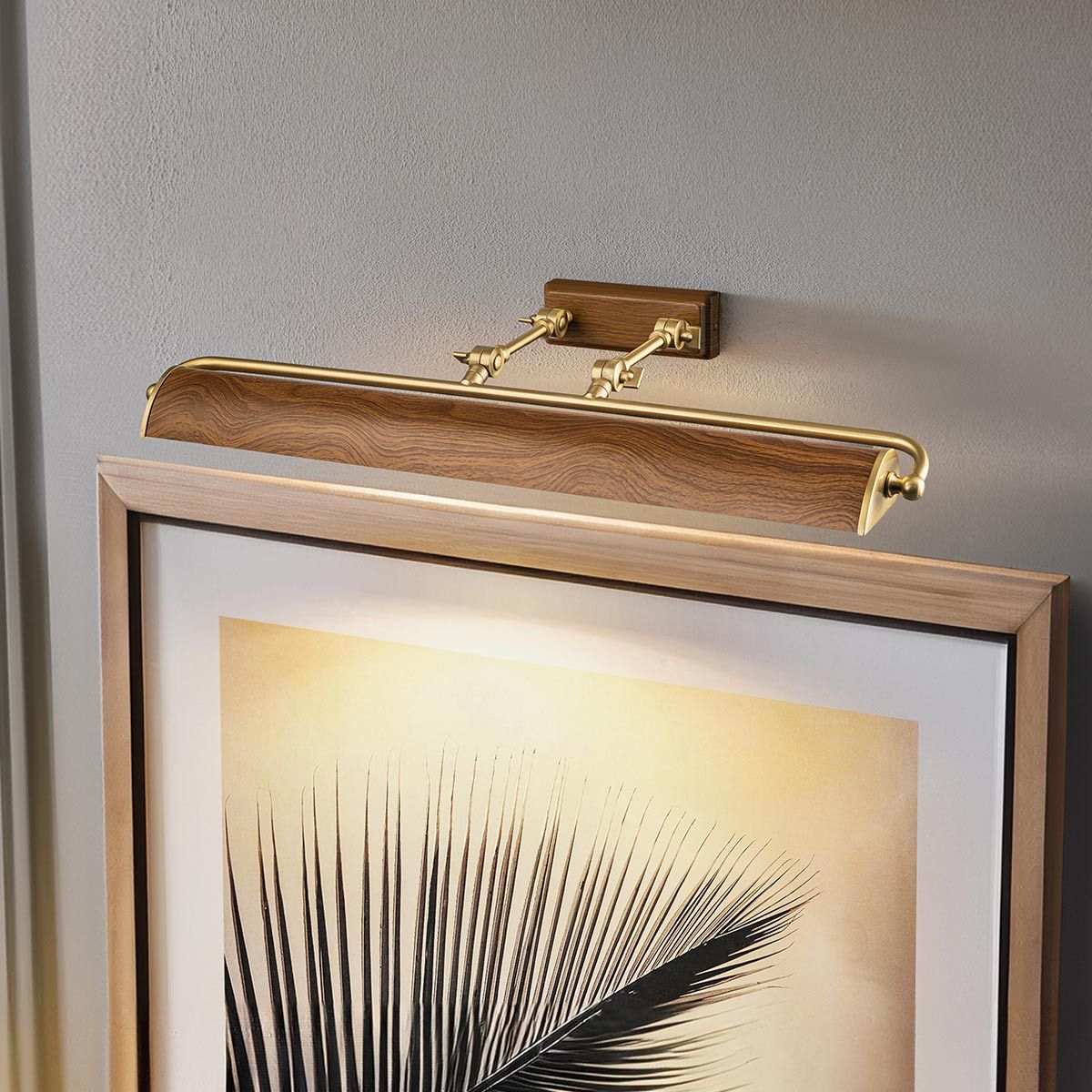 Winchfield 4lt Große Bilderleuchte - Gealtertes Messing & Eicheneffekt - Elsteadlighting - WINCHFIELD - PLL - AB - OAK