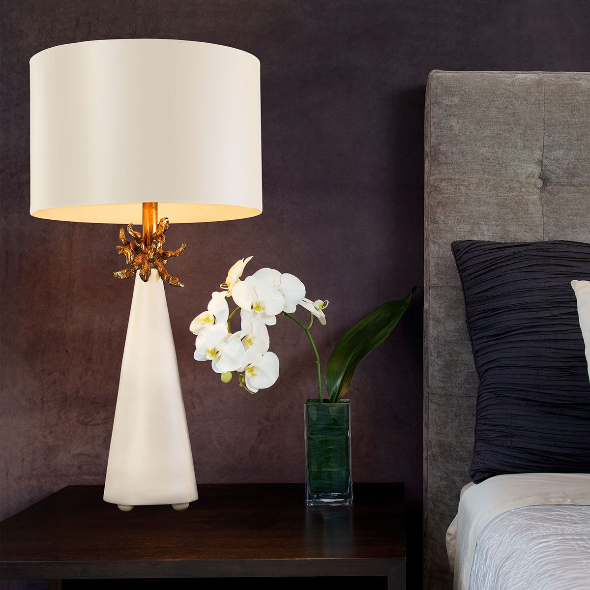 Tischlampe Neo 1-flammig - Weiß und Gold mit französischem weißen Schirm