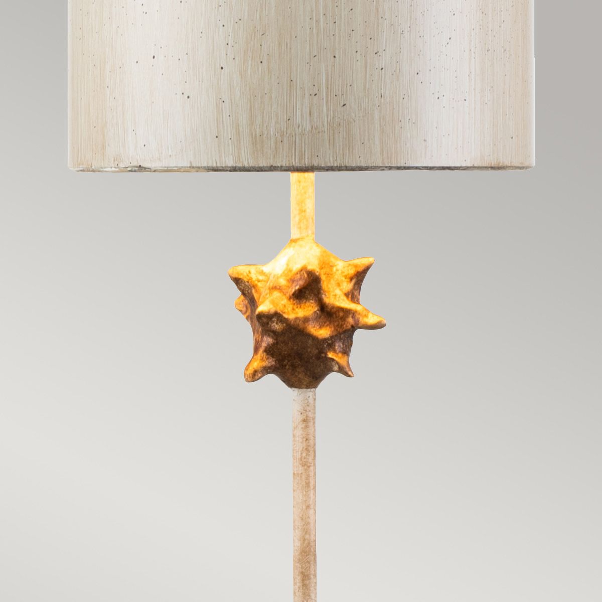 Nettle 1-flammige Tischlampe - Gold und Weiß
