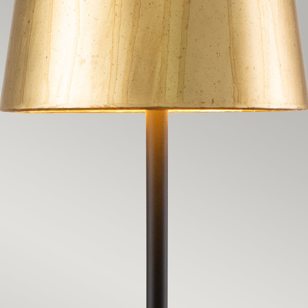 Noma Luxe Tischlampe mit 1 Licht, Blattgold, Schwarz und Silber, Schirm aus glasiertem Blattgold