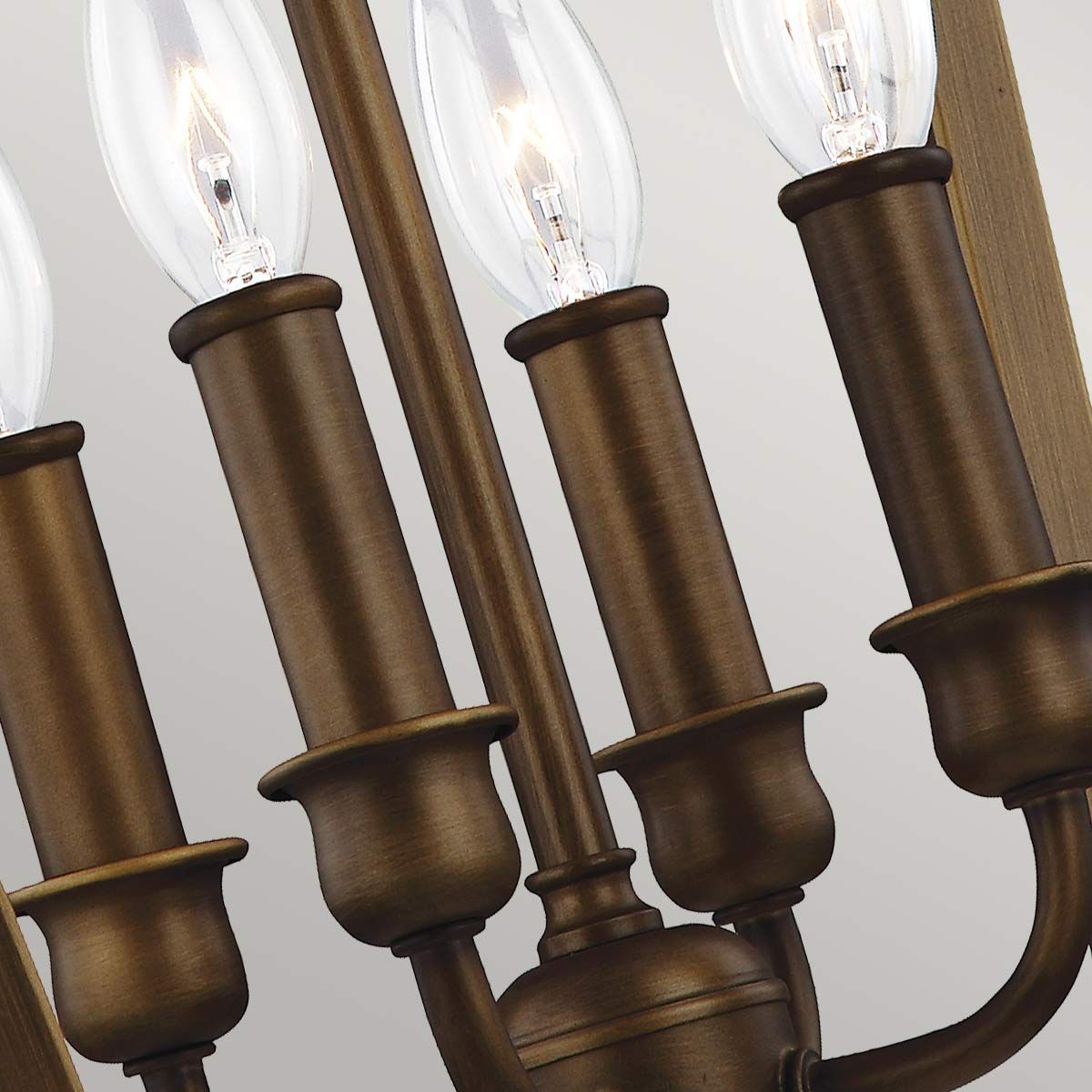 Yarmouth 4-flammige Pendelleuchte - Gealtertes Messing lackiert