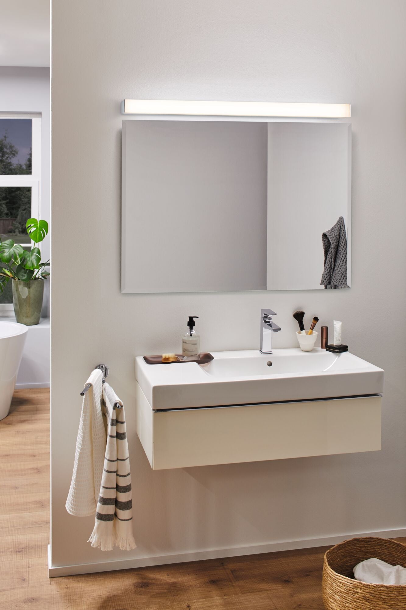 LED Spiegelleuchte Tova IP44 Tunable White 600lm 230V 6,2W dimmbar Chrom/Weiß - Paulmann - 78944