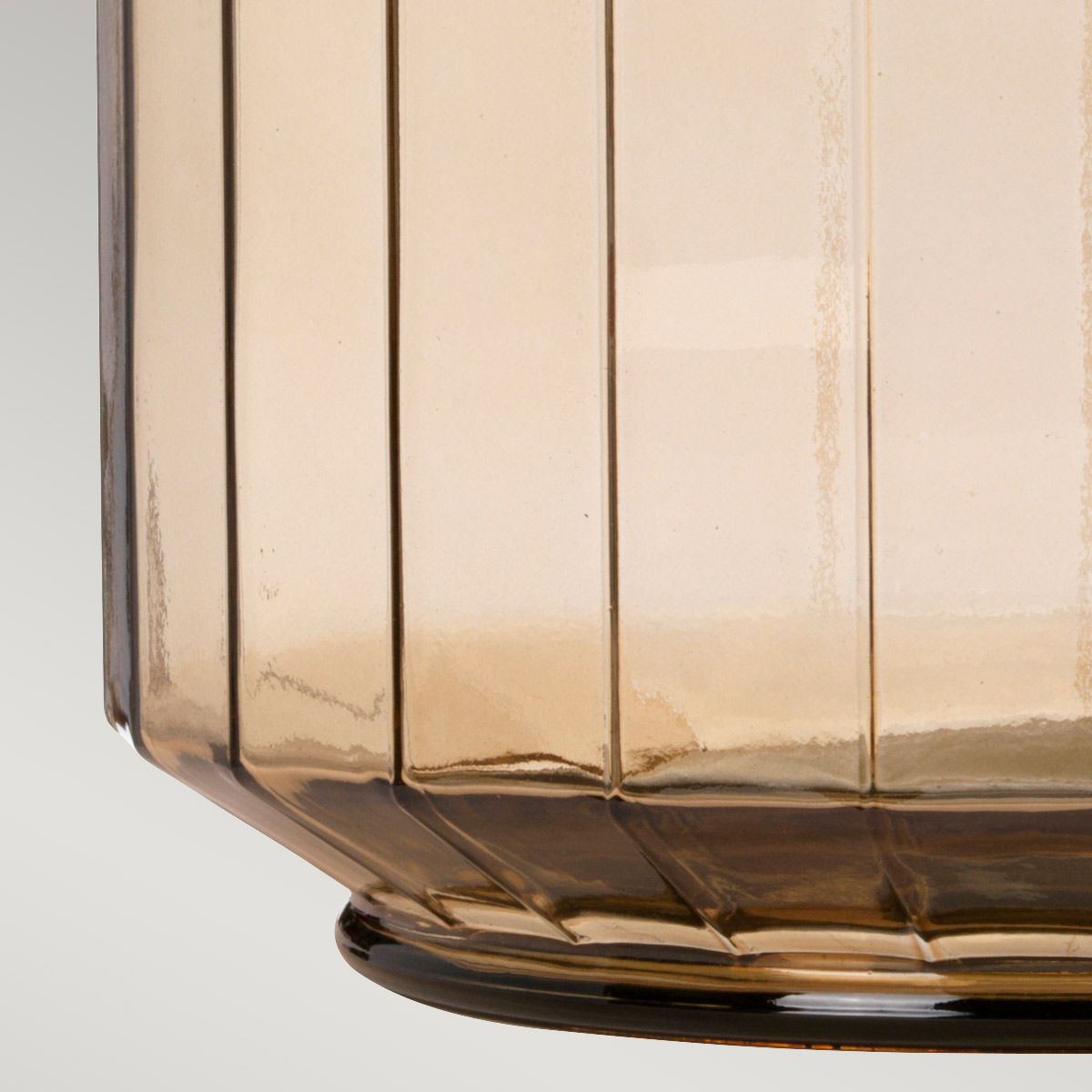 Luga Tischlampe - Rauch - Metallarbeiten gealtertes Messing - Glaswaren Rauch - Holz dunkel gebeizt