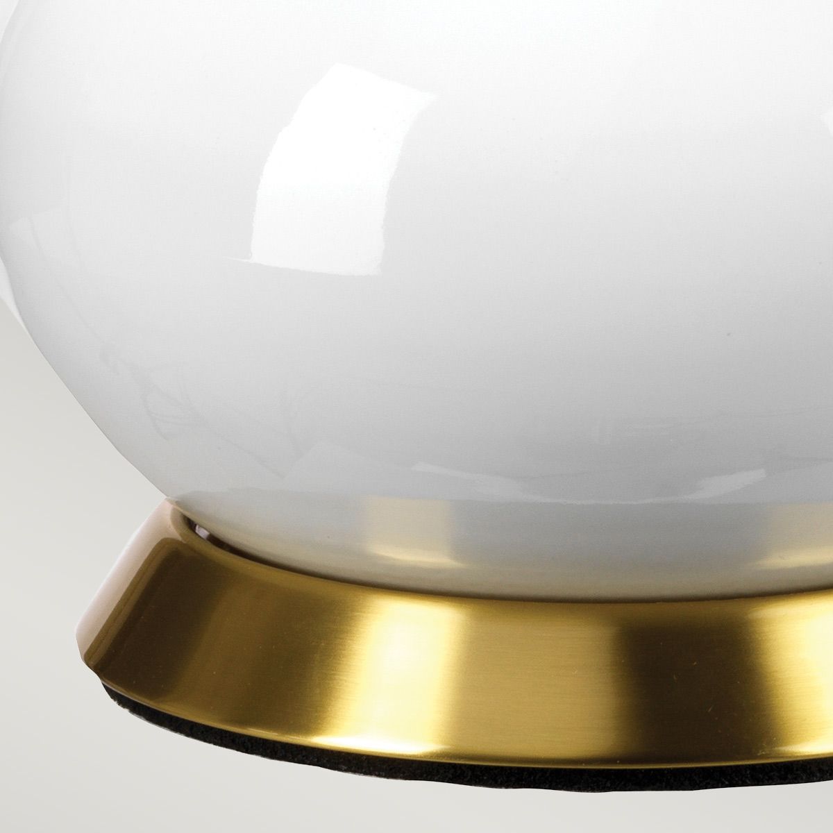 Milo 1-flammige Tischlampe - Gealtertes Messing, Weiß, Blau