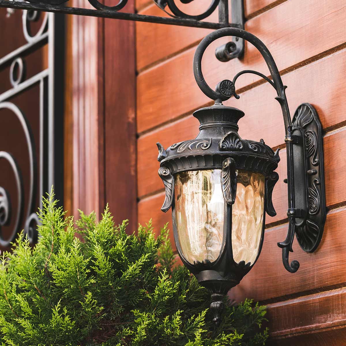 Philadelphia 1 - flammige mittelgroße Wandlaterne - Altbronze - Elsteadlighting - PH2 - M - OB
