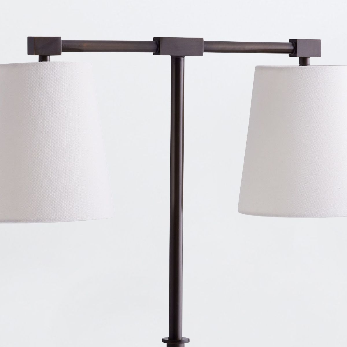 Arteriors Messina Tischleuchte 2-flammig in Bronze