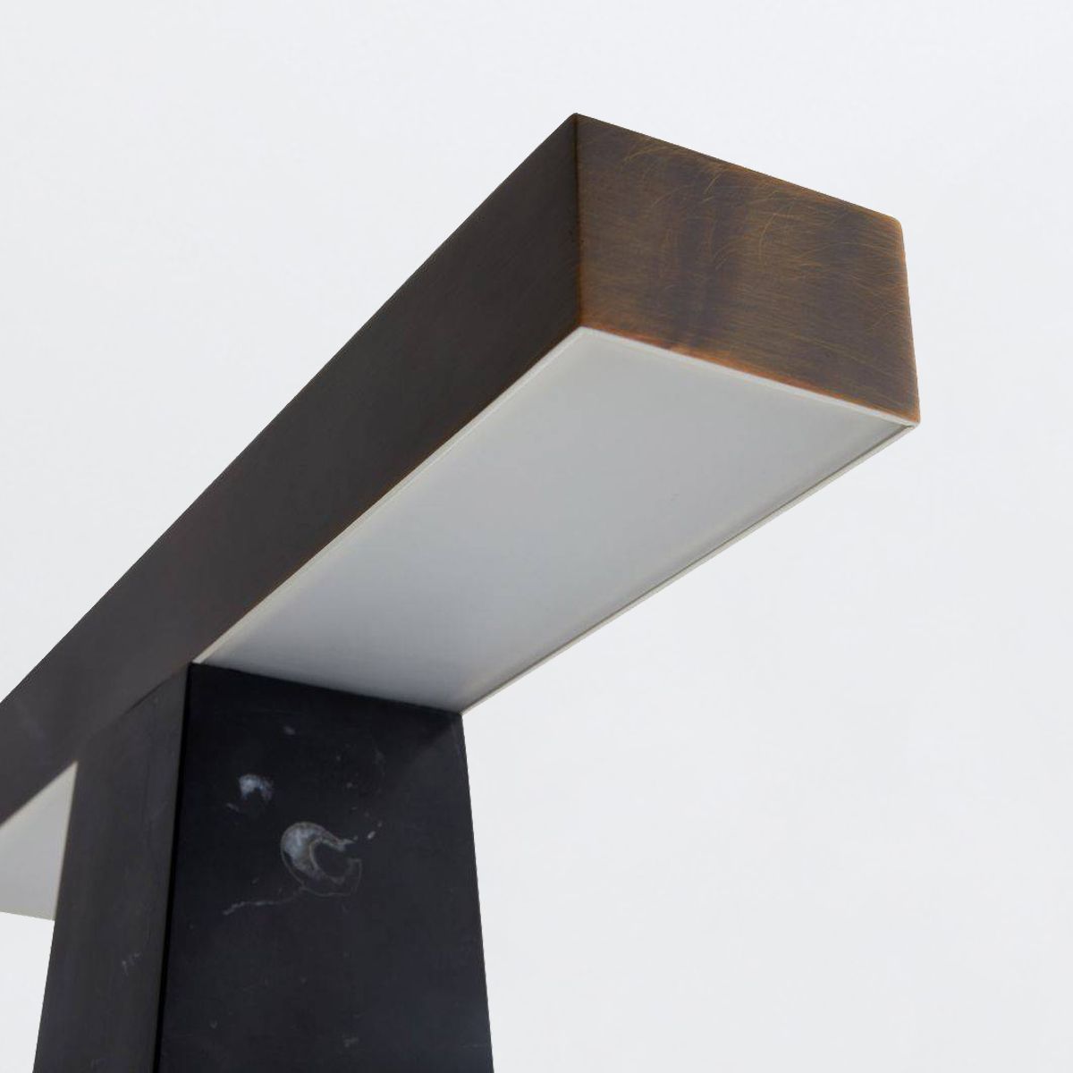 Arteriors Osbert Tischleuchte 2-flammig in englische Bronze