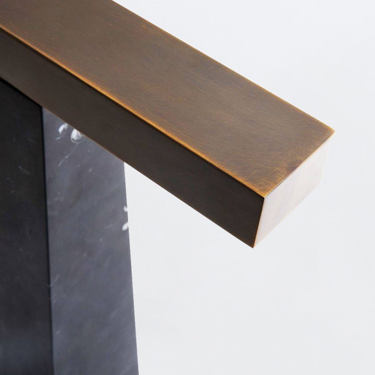 Arteriors Osbert Tischleuchte 2-flammig in englische Bronze