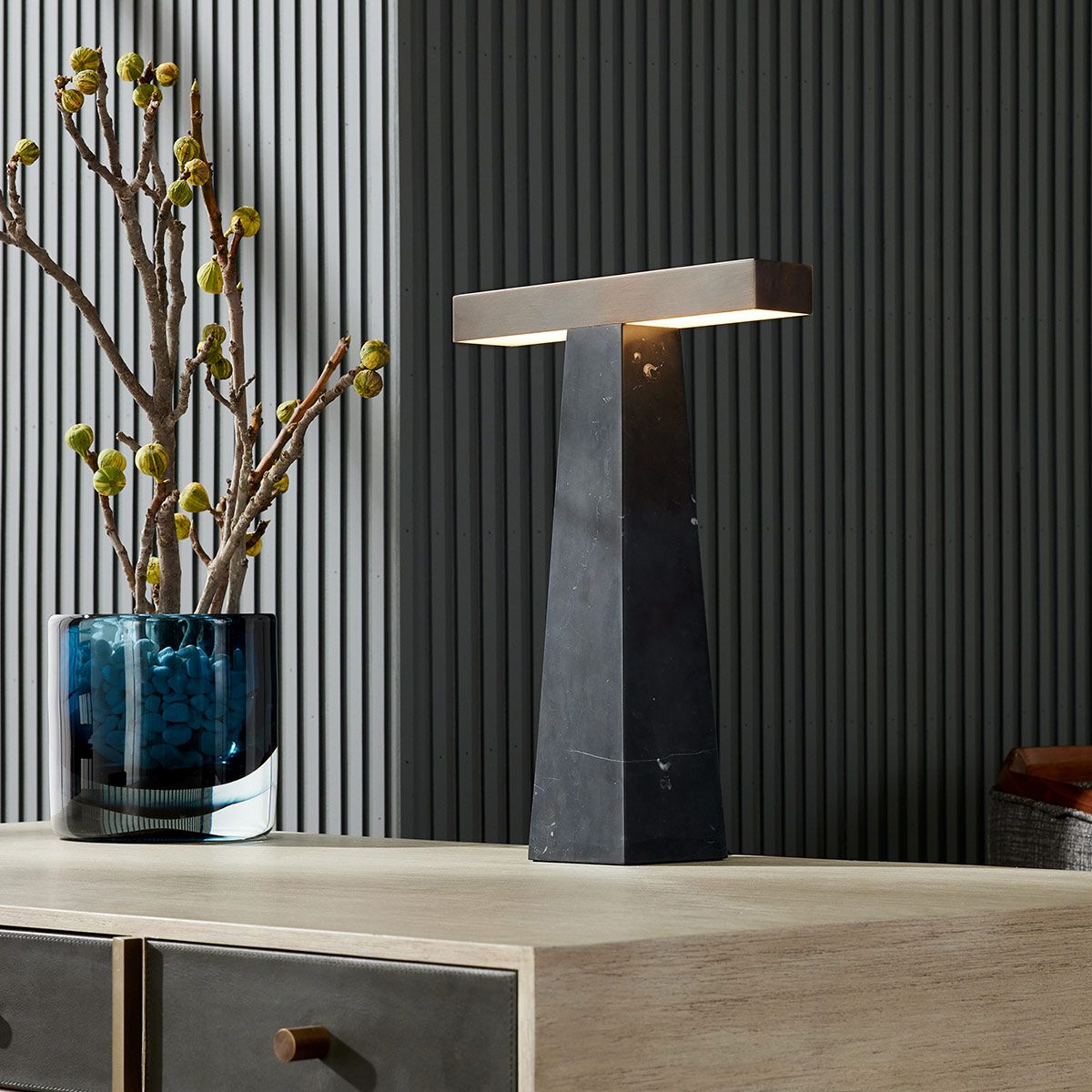 Arteriors Osbert Tischleuchte 2-flammig in englische Bronze