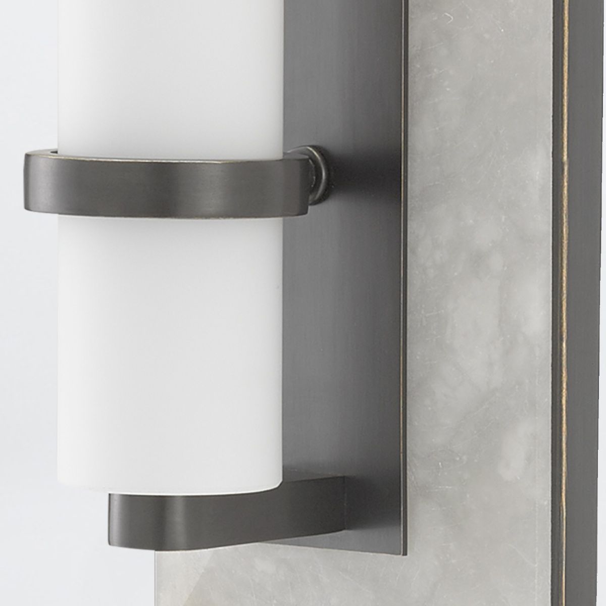 Currey & Company – Bruneau Wandleuchte 1-flammig Natur/Weiß/Bronze