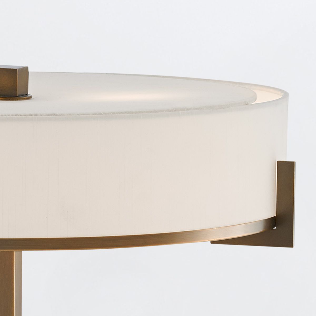 Currey & Company – Jacobi Tischleuchte 3-flammig Gold
