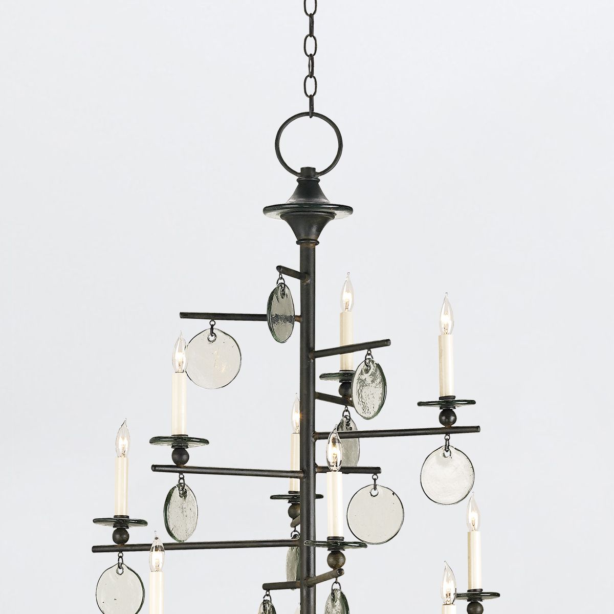 Currey & Company – Sethos Kronleuchter 12-flammig Old Iron