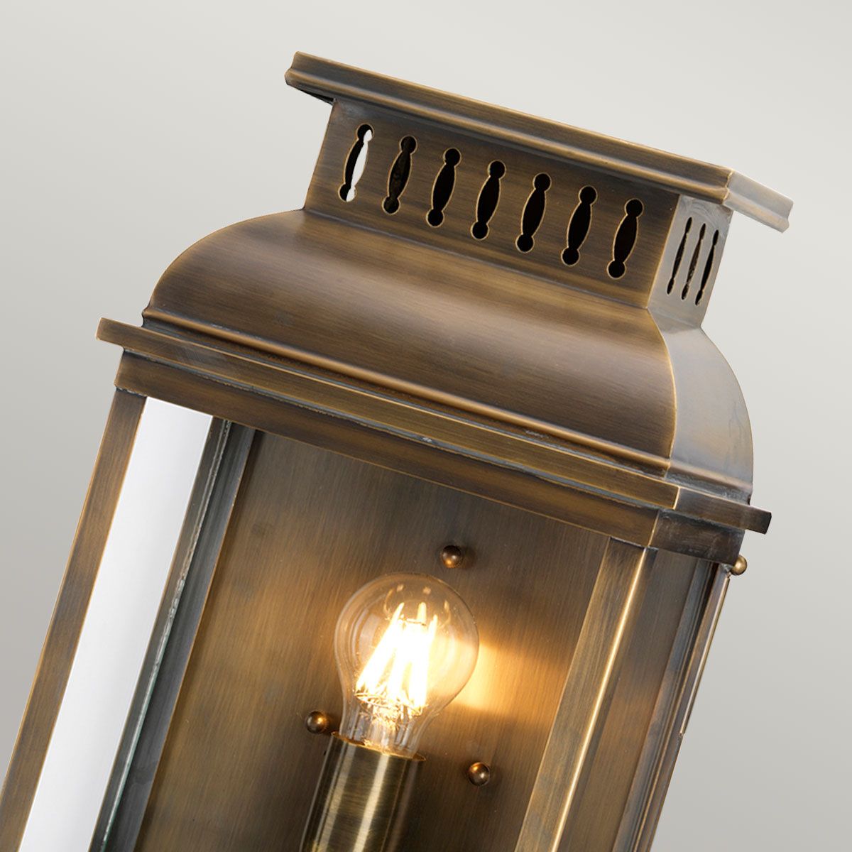Westminster 1 - flammige Wandlaterne - Gealtertes Messing - Elsteadlighting - WESTMINSTER - BR